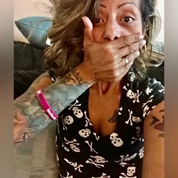 Meet your Posher, ❤️Esther Stella 💕😊
AKA 🐈‍⬛Catwoman🐈‍⬛ 🌙😻 - Picture 5 of 16